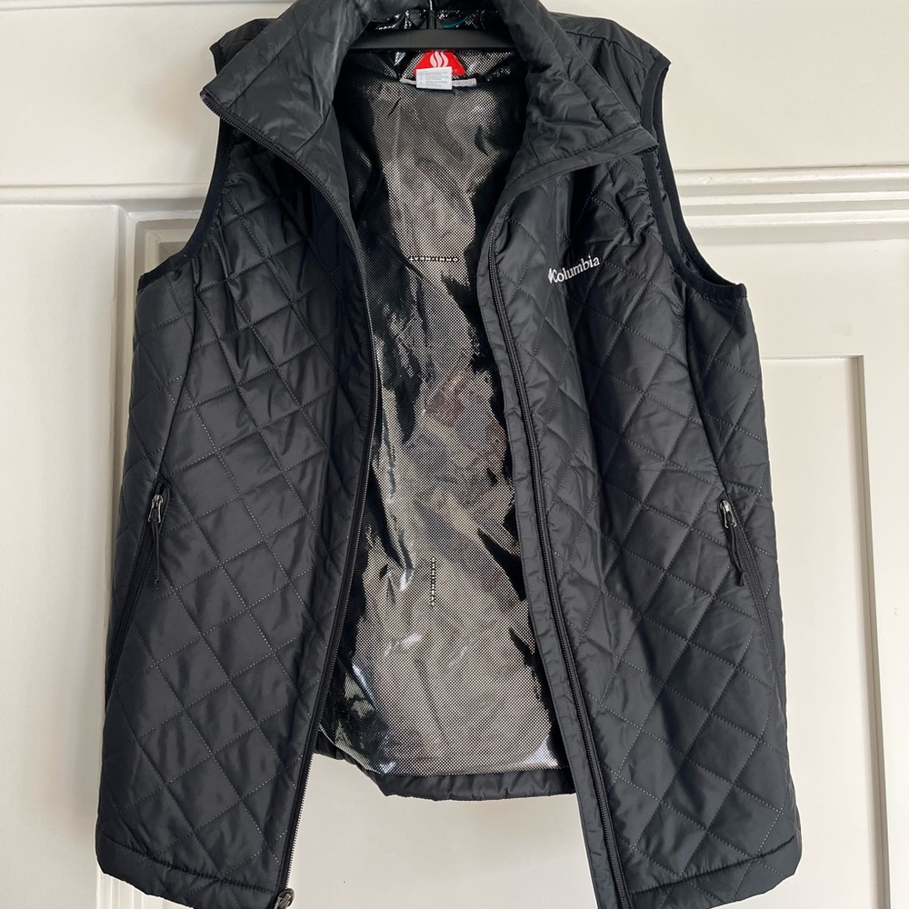 Columbia Women’s Black Quilted Vest